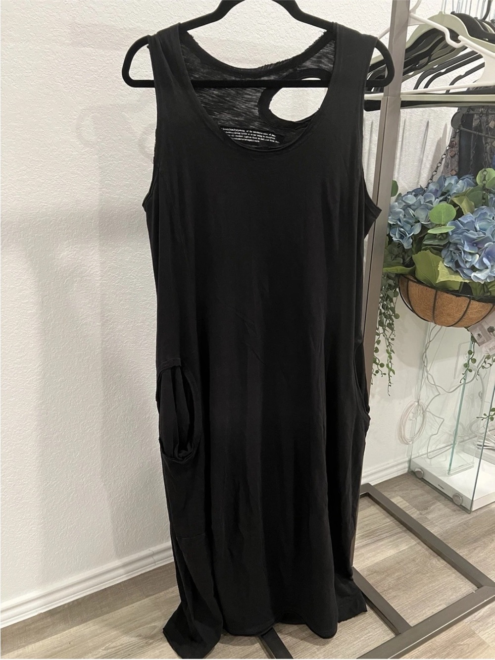 Sleeveless Black Maxi Dress with Side Pockets